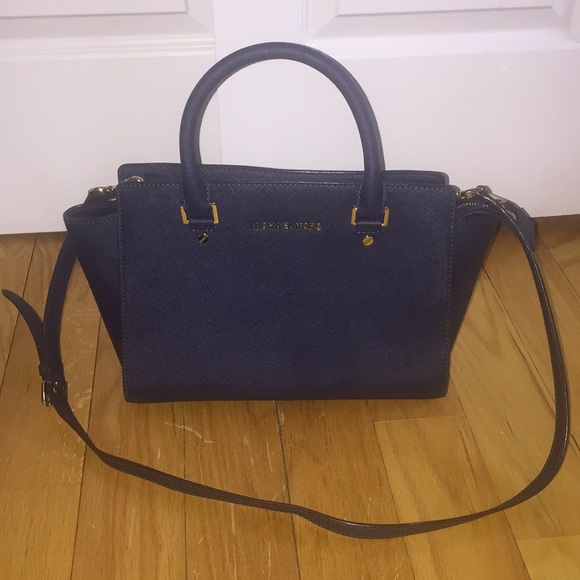 Michael Kors Handbags - Michael Kors Bag